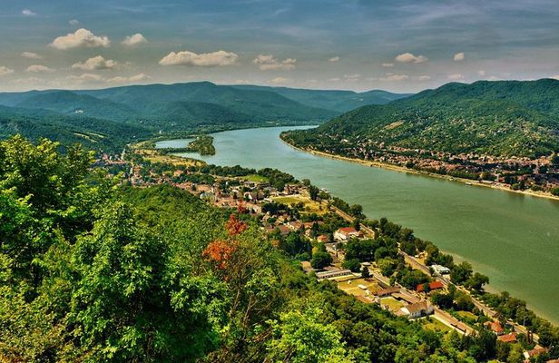 Private Danube Bend Experience with a comfortable air conditioned car