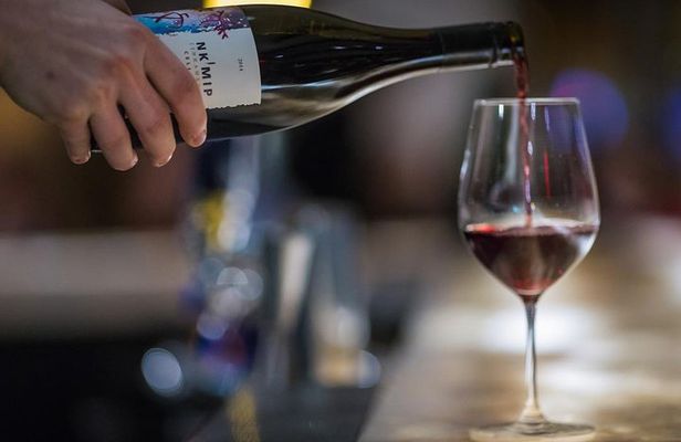 Full Day Best of Vancouver Private City Tour and Wine Tasting
