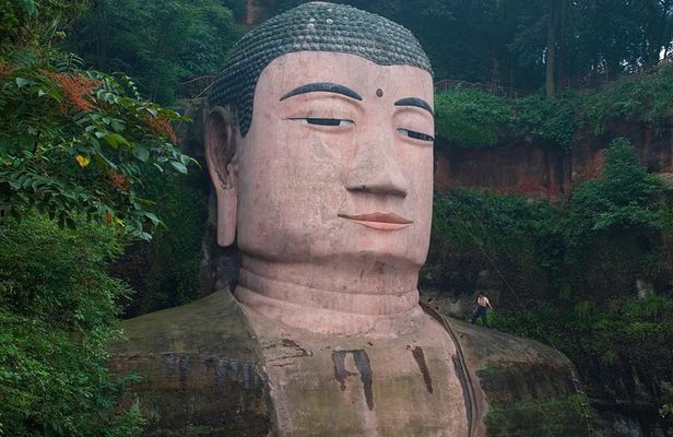 Chengdu Private Day Tour of Leshan Giant Buddha and Lingyun Temple