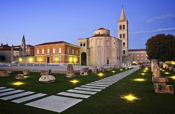 Plitvice Lakes Private Guided Tour from Zagreb with Transfer to Zadar