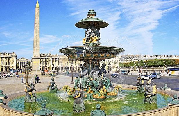 Paris Must-See Sites Tour for Families and Kids with Child-friendly Guide