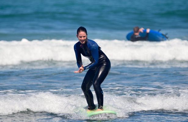 One on One Surf Lesson at Piha Beach, Auckland