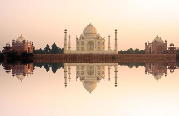 Taj Mahal at Sunrise and Agra Day Tour from Jaipur