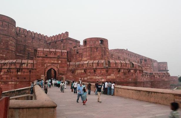 Taj Mahal at Sunrise Day Tour from Delhi by SUV Car