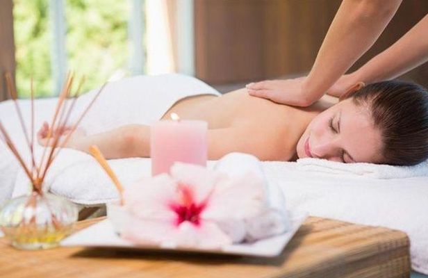 Delightful Private Shanghai Layover Tour with Full Body Massage