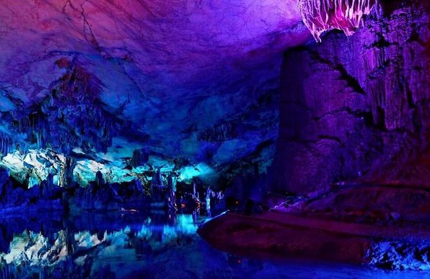 Guilin Half-Day Private Tour to Reed Flute Cave and Elephant Trunk Hill