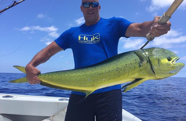 Kona Hawaii Deep Sea Fishing experience on the Bite Me 4