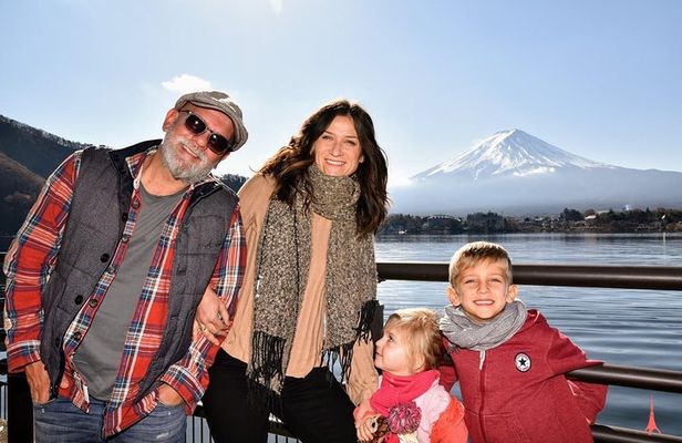 Mt Fuji day trip from Tokyo by car with photographer guide