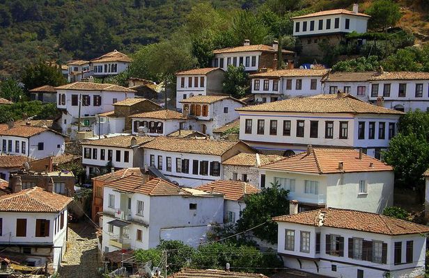 Kusadasi Port Private Ephesus Tour & Sirince Village with LUNCH