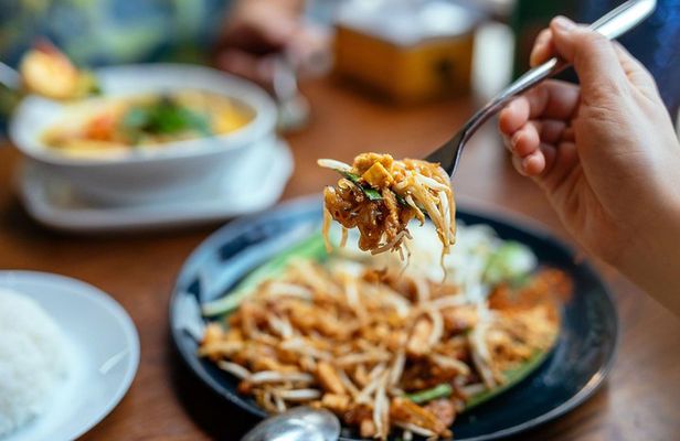 The 10 Tastings of Chiang Mai With Locals: Private Street Food Tour