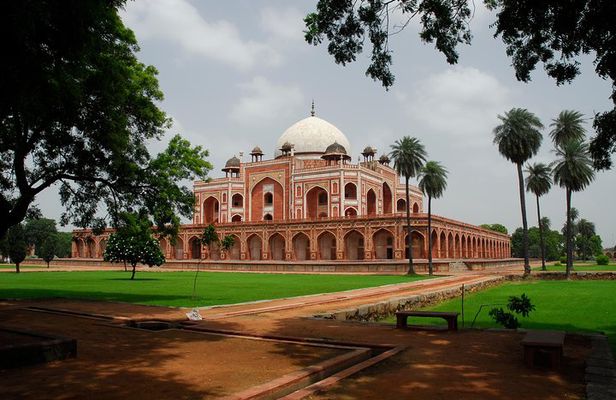 Delhi City Tour: Heritage and Cultural Gateways