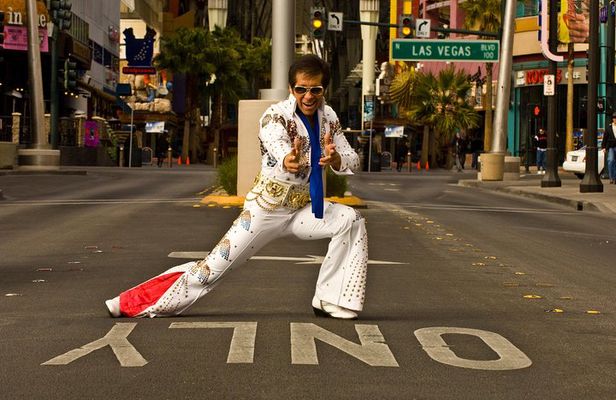 Elvis Pink Cadillac 3 Hour Photo Tour 