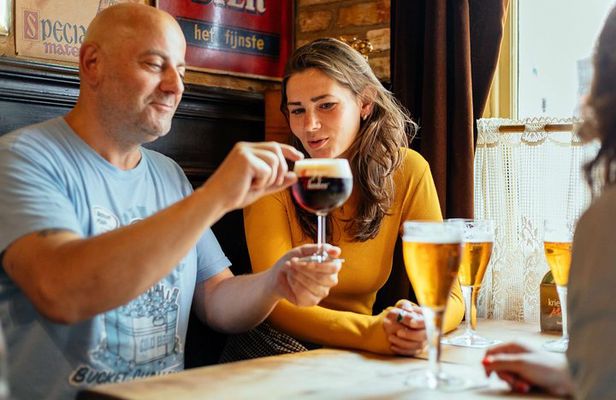 Drinks & Bites in Bruges Private Tour