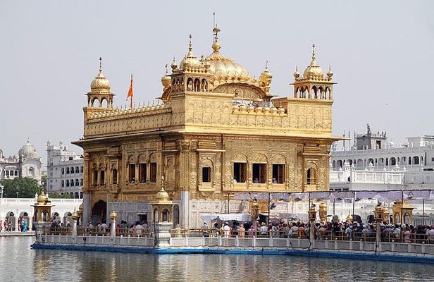 Private 2-Day Tour to Golden Temple and Amritsar from Delhi by Train