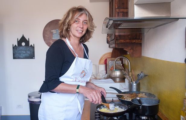 Private Cooking Class at a Cesarina's Home in Pisa