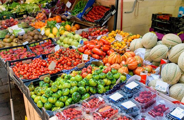 Local Market Tour and Dining experience at a local's home in Lecce