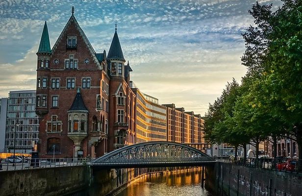 Hamburg Private Walking Tour with a Local