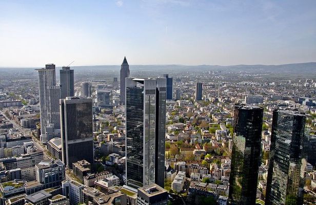 Frankfurt Private Walking Tour with a Local