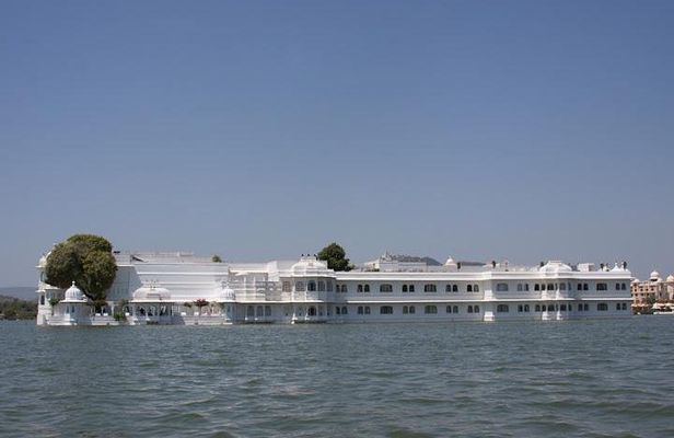 Full-Day Private City Tour of Udaipur