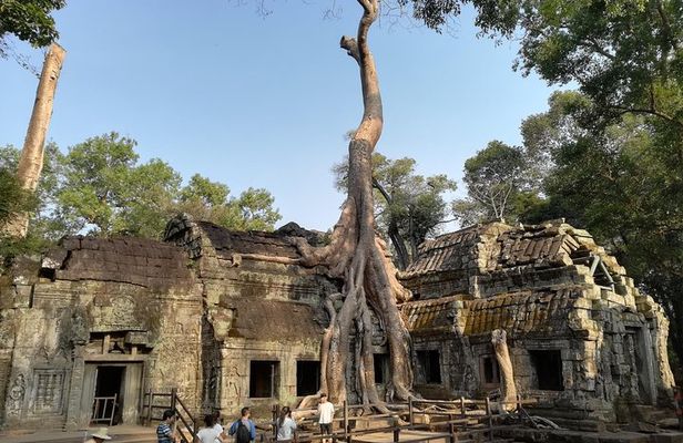 Angkor Wat Small Circuit Tour