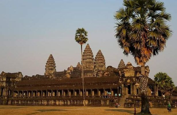 Half Day Private Splendour of Angkor Wat Cultural Tour