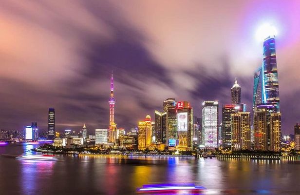 3-Hour Shanghai Bund Swift Tour with River Cruise or Skyscraper