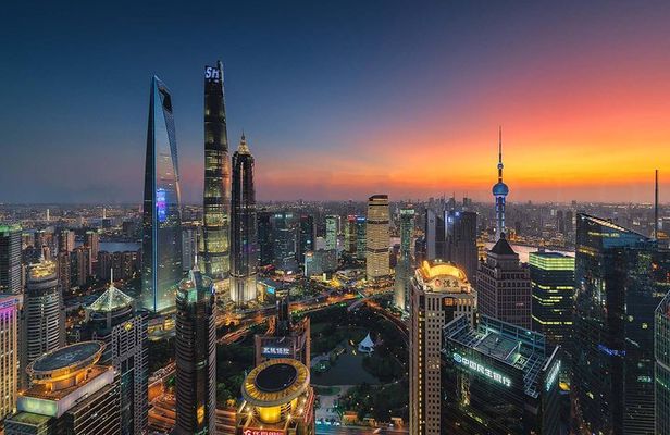 Shanghai Private Tour with River Cruise, Shanghai Tower, and Lunch or Dinner
