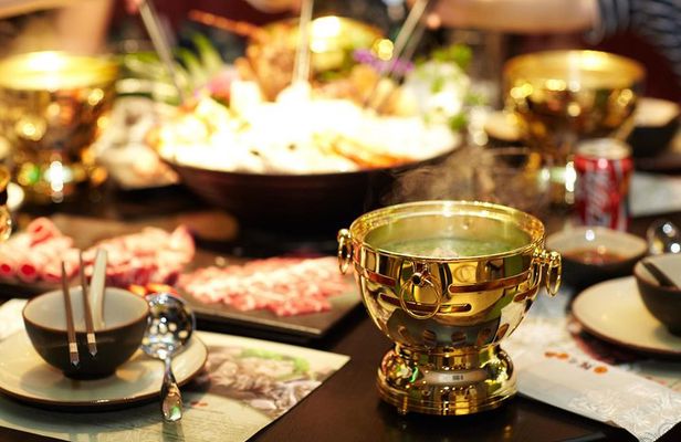 Hot Pot Dining Experience with Hot Spring Bathing or River Cruise in Shanghai