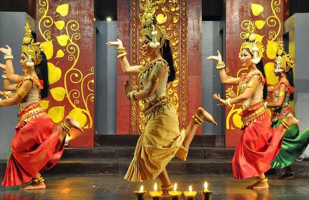 Cambodian Art Tour in Siem Reap Including Apsara Show with Optional Angkor Tour