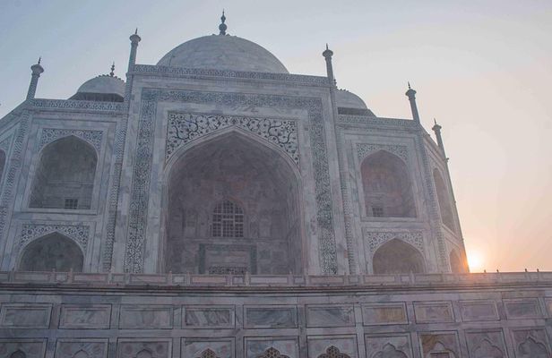 From Delhi: Private Taj Mahal Sunrise & Sunset 2-Day Tour
