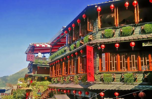8 Hours of Private Charter from Taipei in Shifen and Jiufen