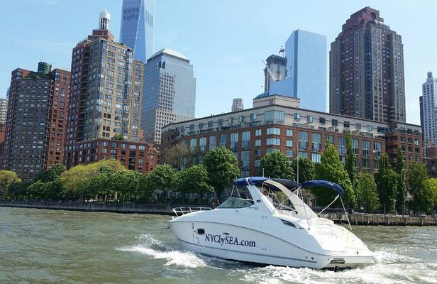 Private Luxury Daytime Boat Tour in NYC