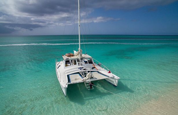 4 Hour Private Catamaran Sail and Snorkel from Grace Bay Beach, Providenciales