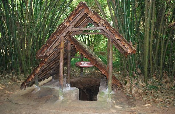 Small-group Cu-Chi Tunnel: 1-Day Ben-Duoc Temple & Liberated Zone