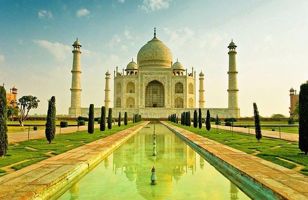 2-Day Tour to The Taj Mahal, Agra from Kolkata with Both side Commercial Flights
