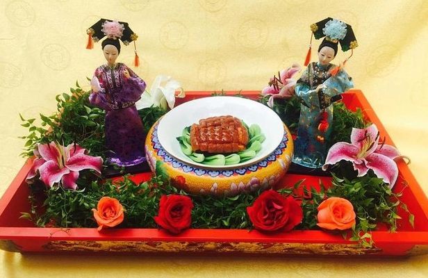 Beijing Imperial Dinning Experience with Night Tour