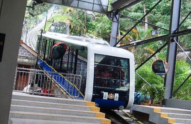 Private Half-Day Penang Hill and Kek Lok Si Temple Tour