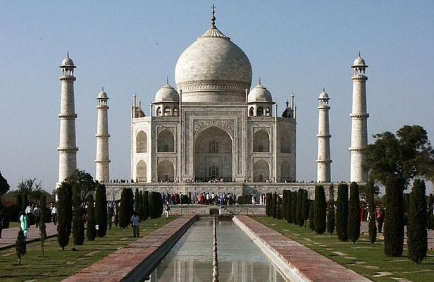 Day Trip to Taj Mahal and Agra from Chennai with Both Side Commercial Flights