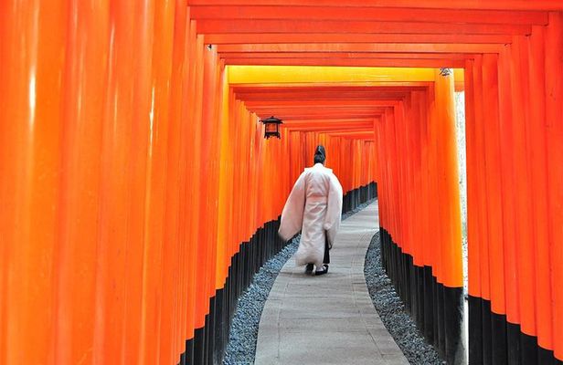 Sagano Romantic Train & Arashiyama, Kiyomizudera, Fushimi Inari Taisha Day Tour