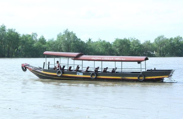 Private 2-Day Tour: Ho Chi Minh City to Cambodia by Mekong River