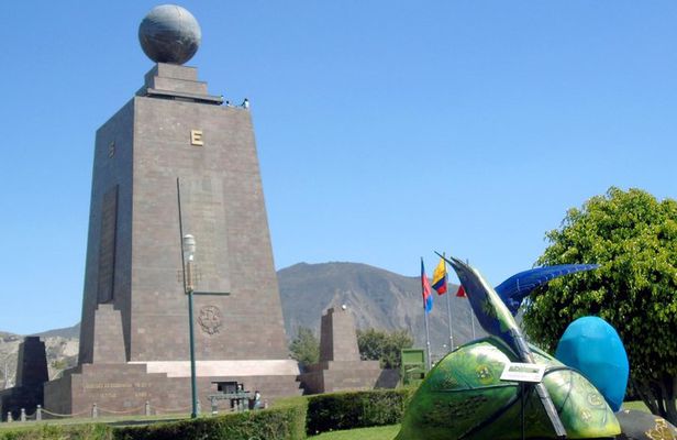 Private Excursion Middle of the World & Hummingbirds Alambi