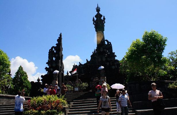 Bali Car-Charter: Half Day Denpasar City Tour