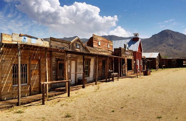 Arizona Ghost Towns and Wild-West Day Trip from Las Vegas