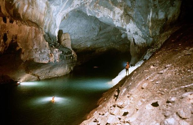 Deluxe Small Group Tour: Phong Nha Cave And Dark Cave 1 Day