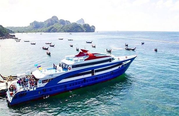 Phi Phi Island Tour by Royal Jet Cruiser with Lunch by The Sea