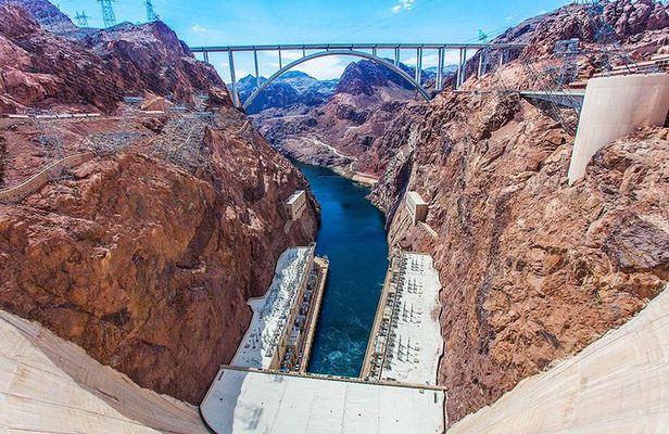 Exclusive: Private Tour of Las Vegas and the Hoover Dam