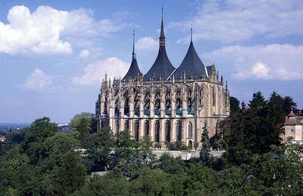 Kutna Hora Half-Day Tour from Prague, Including the Bone Church Kostnice