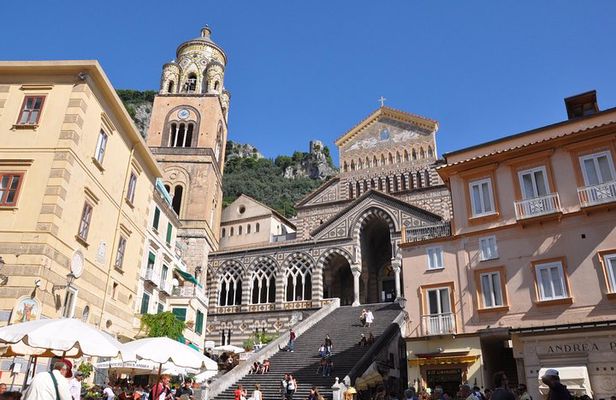 Positano & Amalfi Boat Tour from Naples with Light Lunch