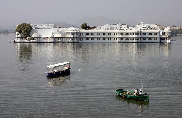 Sunset Boat Ride On Lake Pichola In Udaipur