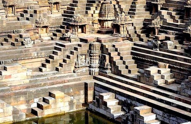 Private Tour of Step well, Modhera Sun Temple & Patola saree weaving by car